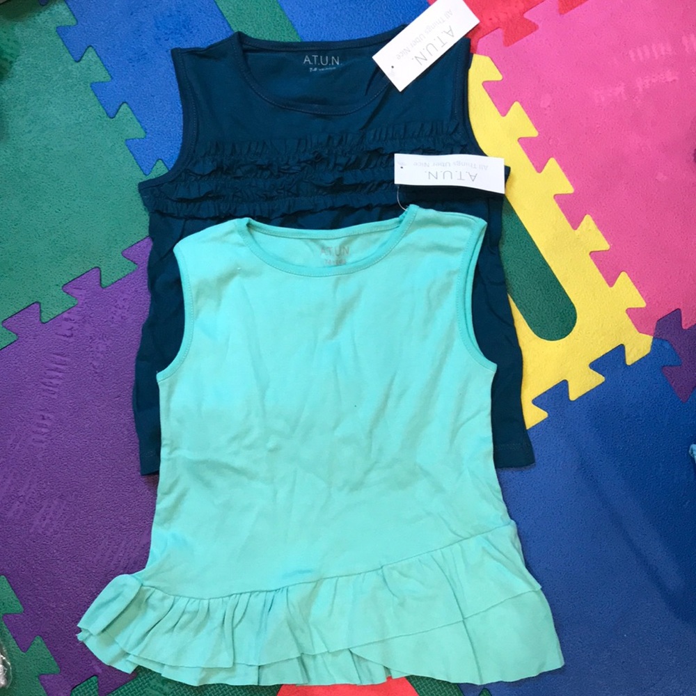 🆕 Bundle of 2 sleeveless tops - NWT